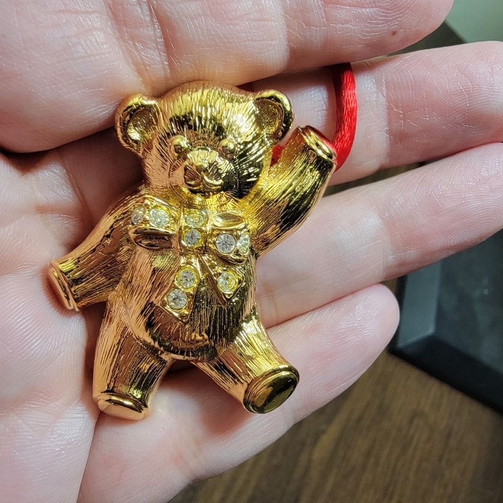 Avon Precious Teddy Bear Brooch/Pin Pendant Red Rope Vintage Necklace